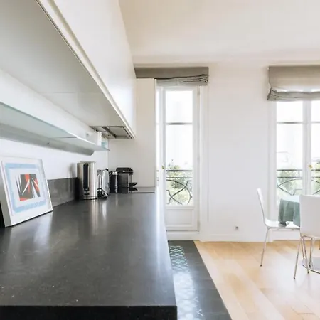Central&spacious 2bd For 4 In Champs Elysees * パリ