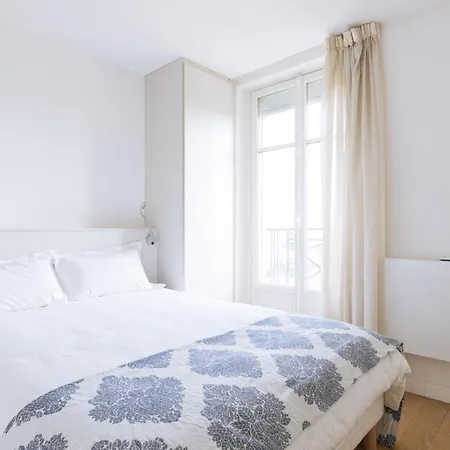 Central&spacious 2bd For 4 In Champs Elysees Apartman *