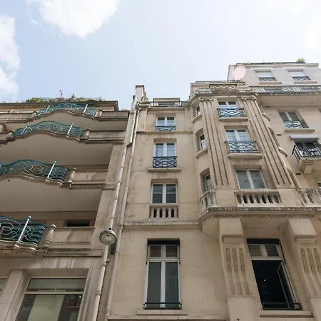 Central&spacious 2bd For 4 In Champs Elysees * Párizs