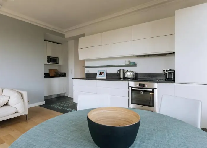 Апартаменты Central&spacious 2bd For 4 In Champs Elysees *